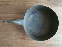 A8234 During the Korean War a North Korean copper ladle was presented to the volunteers. A rare red cultural relic. China-North Korea friendship.