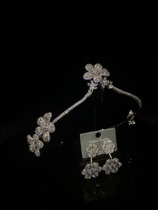 Couronne polyvalente à trois fleurs en platine et diamant tempérament classique simple réduction de lâge aura