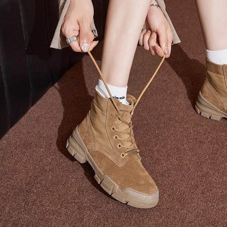 2026 New Outdoor Hiking Shoes for Women, Height-Increasing Short Boots, Spring and Summer Breathable Non-Slip Travel Hiking Martin Boots