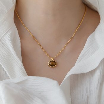 Retro oval natural tiger eye stone crystal necklace female collarbone chain does not fade niche light luxury high-end Valentine's Day