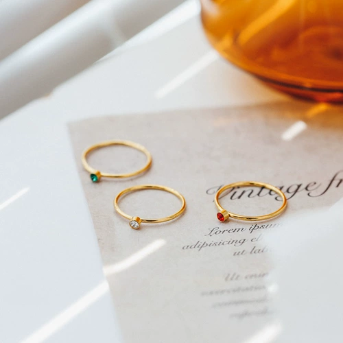 Изысканный и нежный зеленый хрустальный кристал.