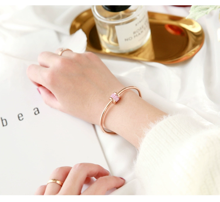 Phiên bản Hàn Quốc bằng thép titan mạ 18K màu zircon pha lê nhẫn hồng vàng thủy triều người thời trang vòng đeo tay không phai Tanabata