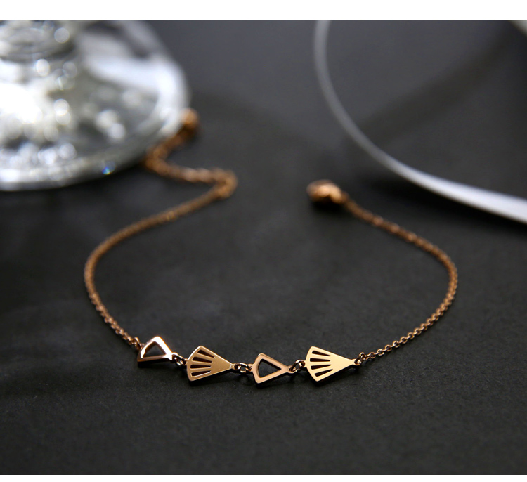 Nhật Bản và Hàn Quốc bằng thép mạ titan 18K vàng hồng rỗng hình quạt vòng chân thời trang nữ đơn giản mạng xã hội sinh viên đỏ không phai lắc chân vàng pnj