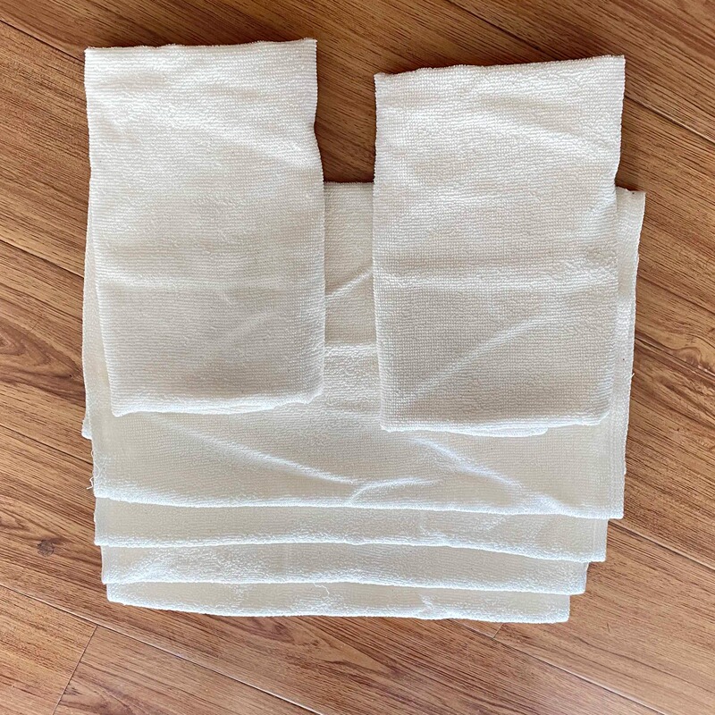 Clearance of Warehouse Stock: 100% Cotton Towels, Sold Starting from 10 Pieces, Free Shipping. Don'T Miss Out on This for Beauty Salons, Hair Salons, and Guesthouses Clearance of Warehouse Stock: 100% Cotton Towels, Sold Starting from 10 Pieces, Free Shipping. Don'T Miss Out on This for Beauty Salons, Hair Salons, and Guesthouses