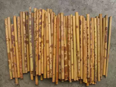 30-year-old Hong Xiang Fei bamboo bamboo material pen holder incense tube material fine bamboo material price of a currency