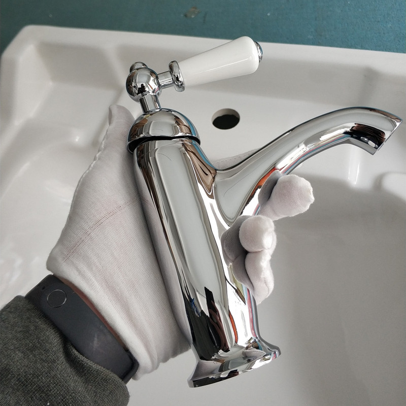 Exported to the Uk, All-Copper Hot and Cold Basin Faucet with Ceramic Handle, English-Style Retro Basin Faucet
