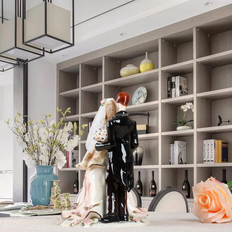 European-style ceramic couple wedding figures high-end hand-painted ceramic decoration ornaments wedding gift new house decoration