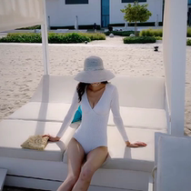 Womens one-piece swimsuit triangle conservative thin gathering new bikini resort hot spring sunscreen Korean White