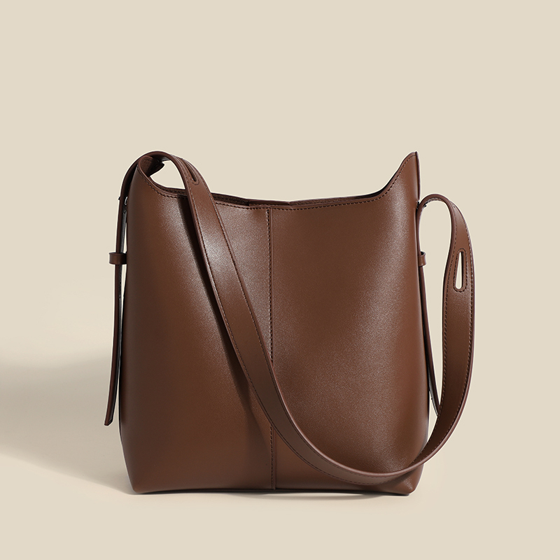 Soft Leather Bucket Bag Women's Shoulder Crossbody Bag 2026 New Trendy Urban Simple Versatile Daily Commute High-End Feel