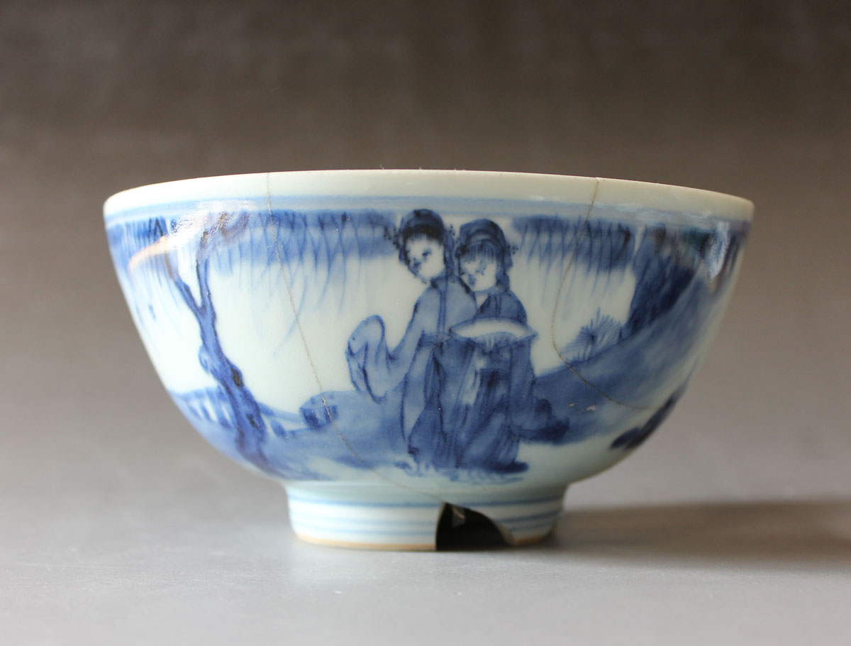 2663 Kangxi blue and white female baby play ancient porcelain specimen