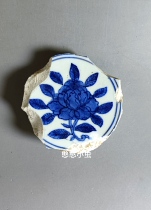 1792 Jiajing official kiln blue and white flower porcelain specimen