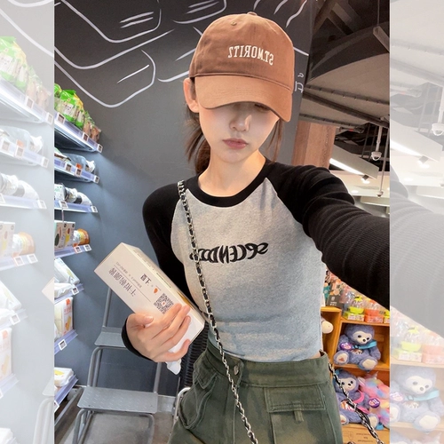 Короткая футболка, осенний приятный телу лонгслив, облегающий крой