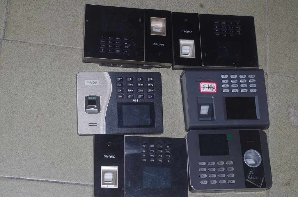 Various bad colour screen attendance machines are for electronic enthusiasts only for the disassembly of maintenance DIY and the like cannot be used