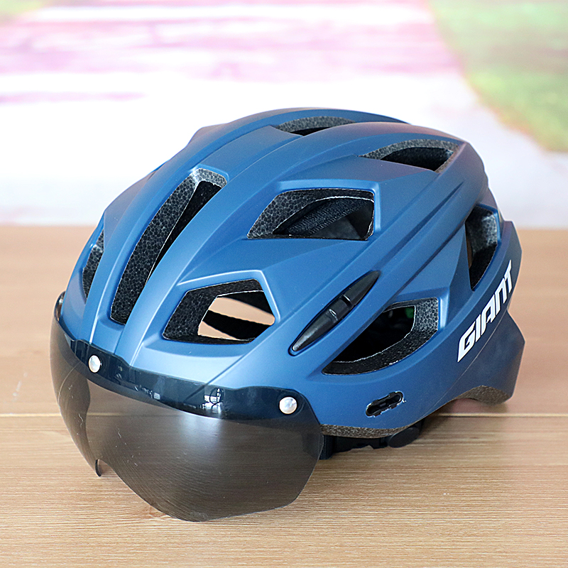 Giant Bicycle Helmets with Goggles One Molding Mountain Highway Car Men and Women Safety Hat Cycling Equipment