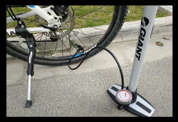 Pompe à vélo GIANT - Ref 2387369 Image 26