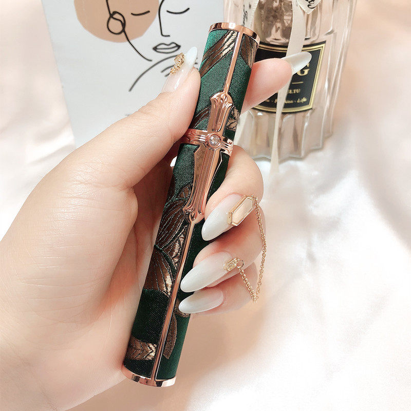 Li Jiaqi recommends that peacock mascara woman persist without dizziness without wearing anti-sweat naturally fiber silicone brush