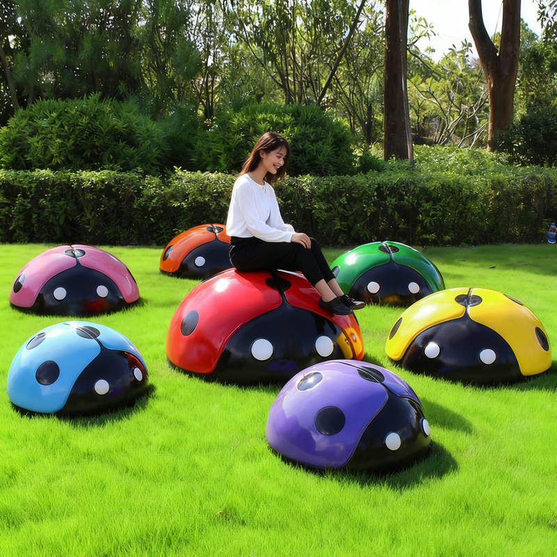 Fiberglass Seven-Star Ladybug Ornaments, Beetle Animal Sculptures, Park Courtyard Manhole Cover Decorations
