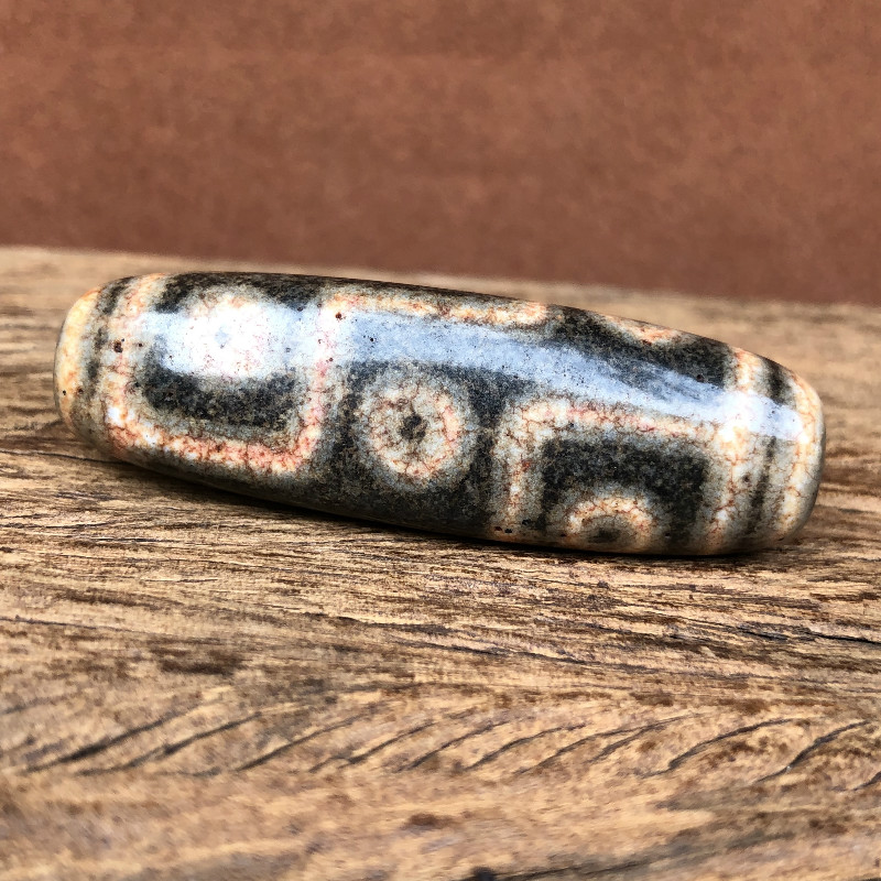 Xiangxiong Tianzhu Tibetan temple Reflux Tianzhu Three-edge protection Nine-eyed Tianzhu Shale Tianxiong Stone Meteorite Tianzhu