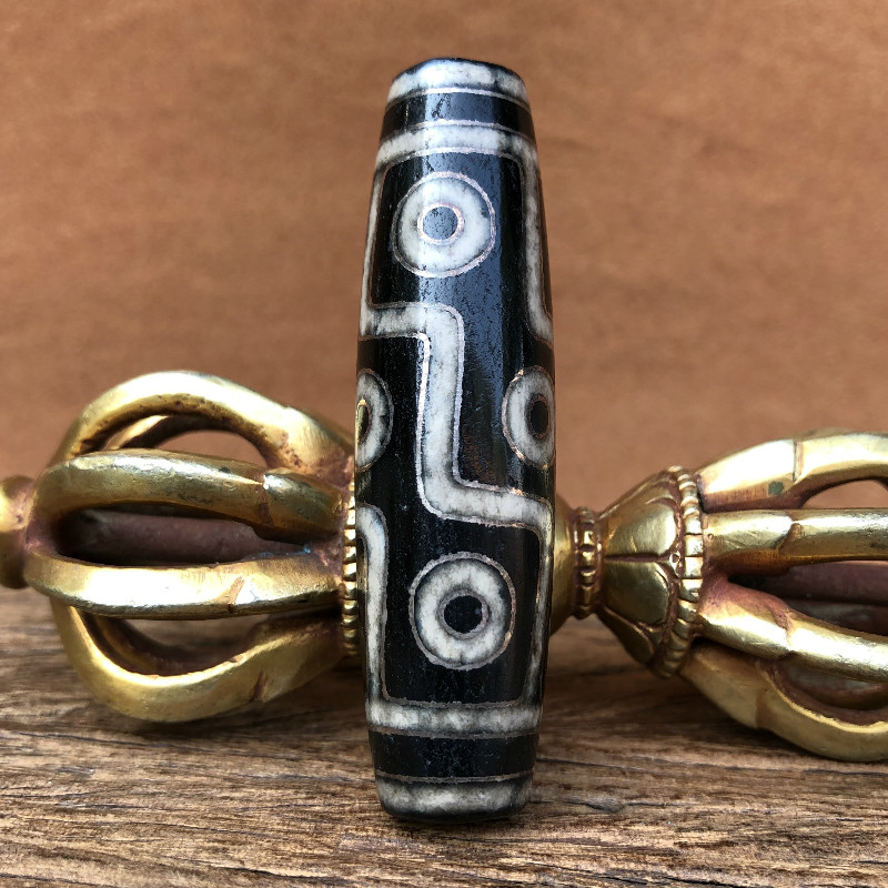 Tibetan Dzi inlaid silver nine-eye Dzi genuine to pure agate chalcedony pulp oil run weathering clear 