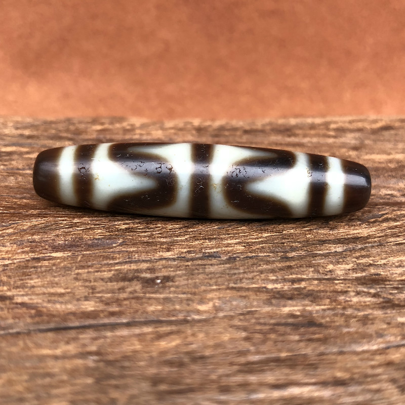 Tibet Laotian pearl to pure tiger tooth Tianzhu Old mine Old material weathered texture clear and bag paste muddy thick