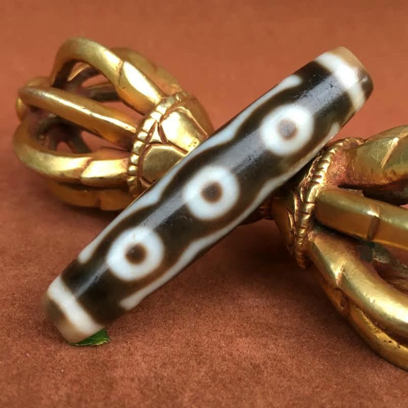 Tibetan Tantric Tianzhu Tibetan facsimile products to pure agate chalcedony five-eye Tianzhu package pulp oil weathering natural