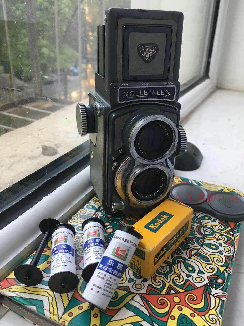 127 black and white film can be processed in rolls, direct exposure to strong light is strictly prohibited