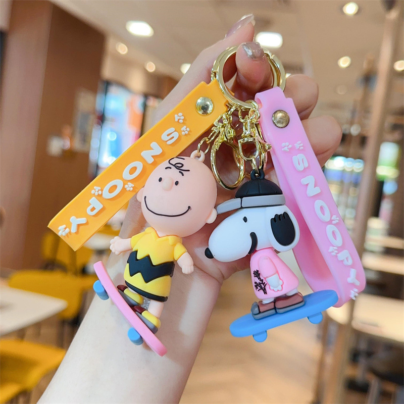 Cartoon Skateboard Snoopy Keychain Charlie Brown 3D Doll Bag Pendant Small Accessory Car Keychain