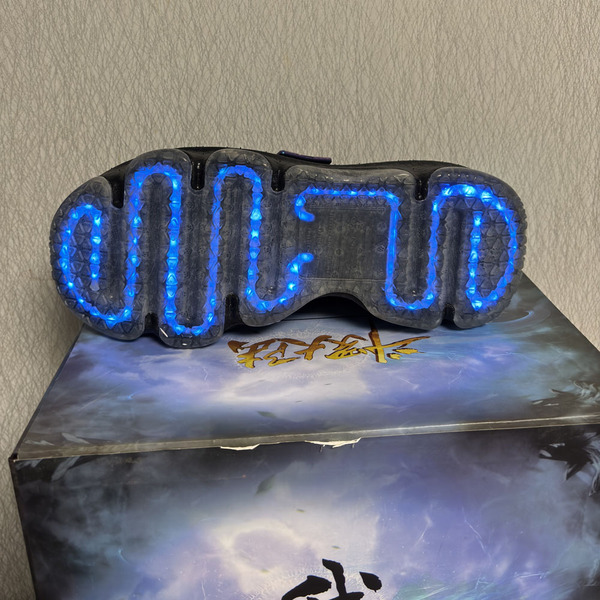 Xtep Children's Breathable Light-Up Sneakers for Boys, Featuring Tang San and Xiao Wu Designs, Model 679415324519