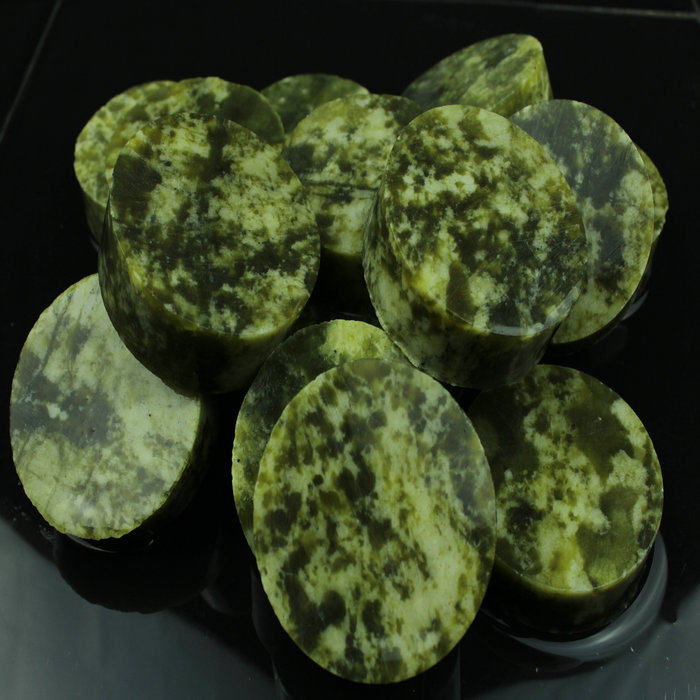 Xiu Jade Bracelet Core Raw Material Town Paper Jade Raw Stone Seed Wool Material Can Sculpted Jade Pendulum Pieces Chess practicing hand