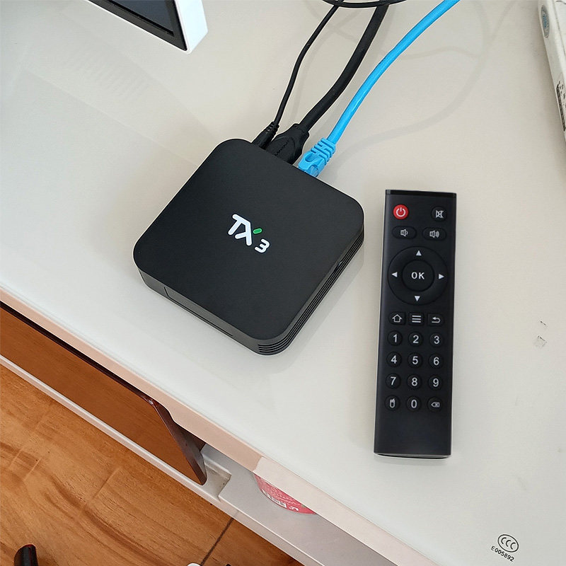 4K TV Store Demo Ultra HD Streamer Blu-ray Player Tablet Gigabit Bluetooth Hard Drive Smart Projection Screen