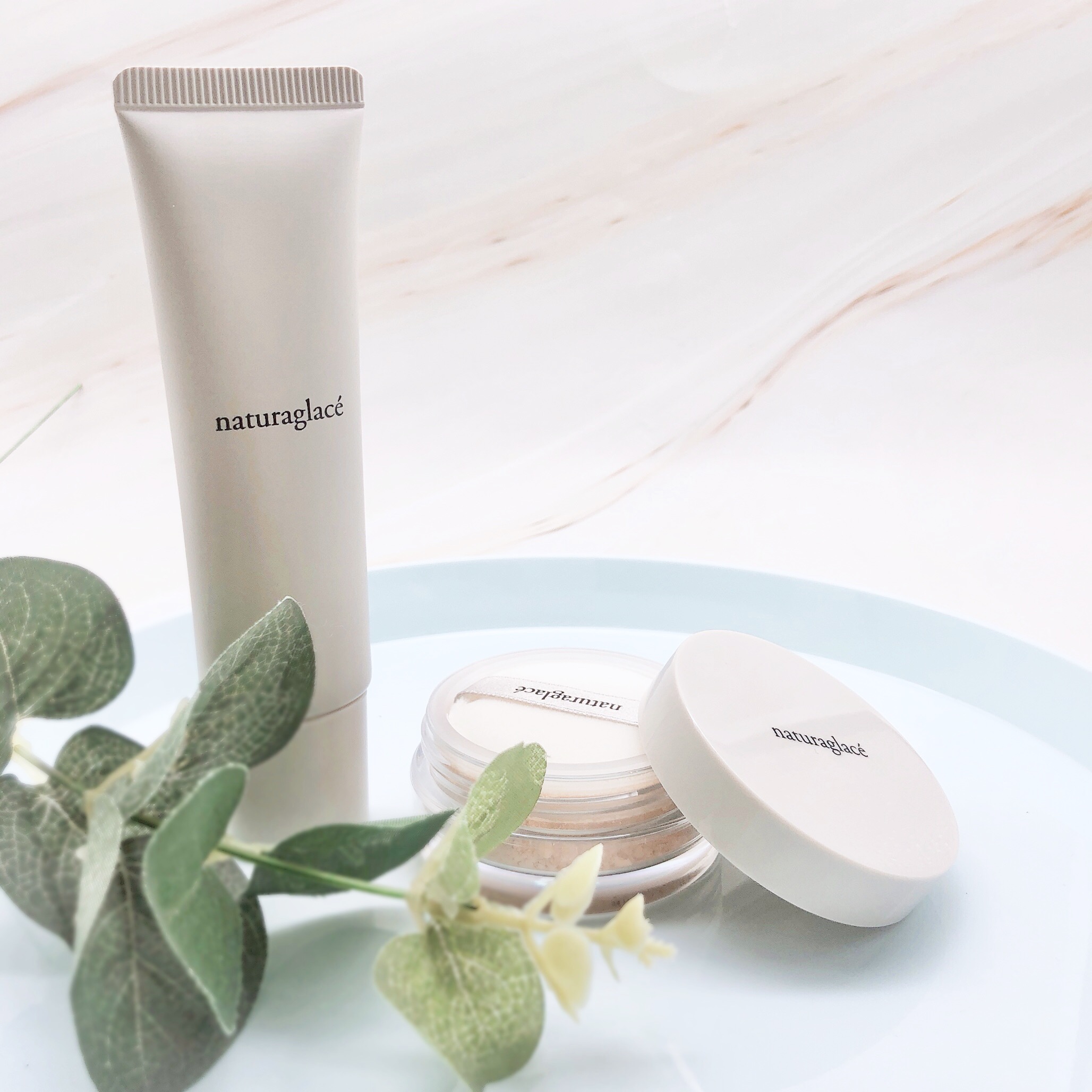 Japan naturaglace bright white slapped bottom milk invisible pores isolated milky UV makeup Former breast pregnant woman sends lipstick