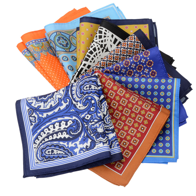 полотенце для детей на прозрачном фоне. тканевые платочки. итальянские носовые платки. вышитый платок для армии. платочки полотенца.