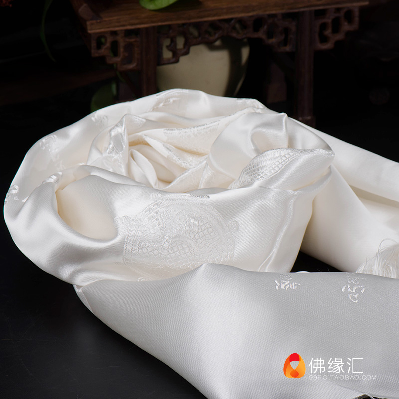 The Tibetan Mongolian Buddhist Ceremony will present the master high-grade embroidery eight auspicious white silk Hada long 2.5