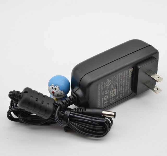 Mobile hard drive power supply suitable for wd