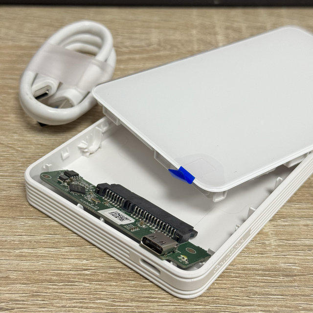 2.5-inch hard drive enclosure USB3.0 Type-C interface