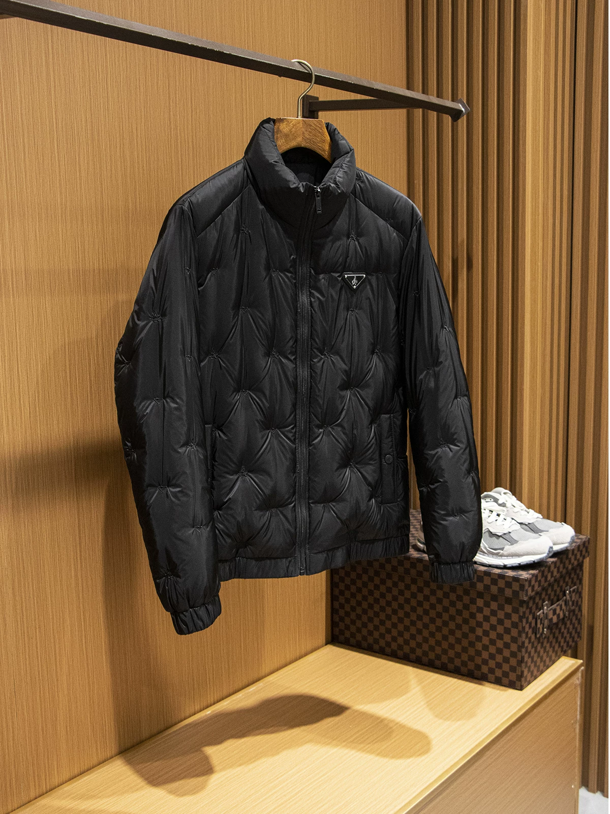 Men's winter elite comfortable keep warm velvet down jacket with down, with embroidery, duck down, feather stuffing
