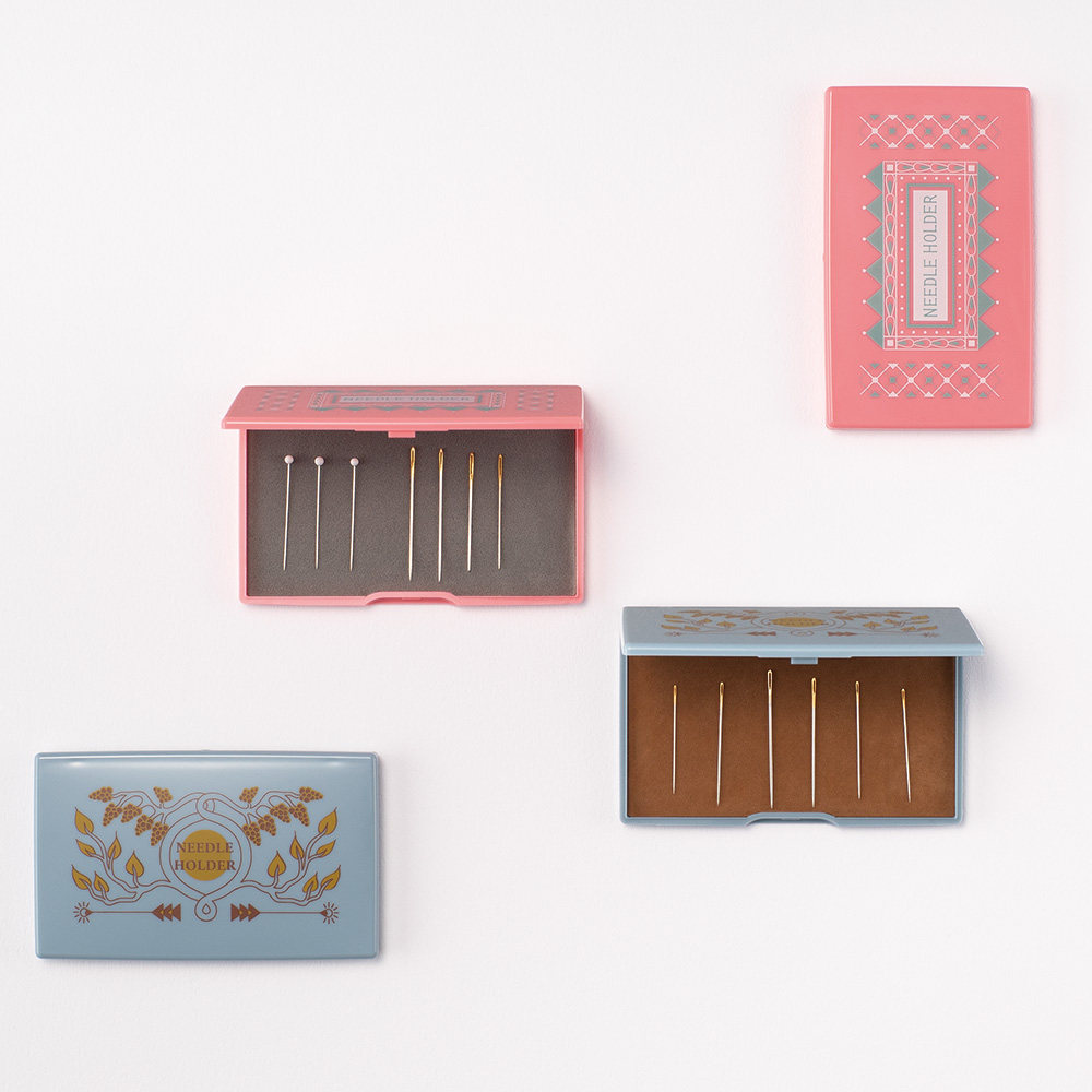 Clover Japan imported Coke magnetic needle storage box two colors 57-692/693