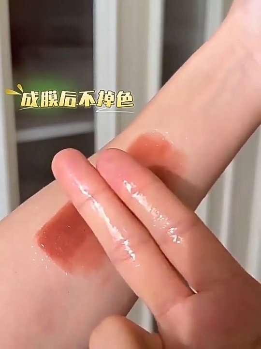 所有女生！这支LEECN轻纱绒雾唇釉，真的让我疯狂心动了！_唇膏_淘宝美妆网