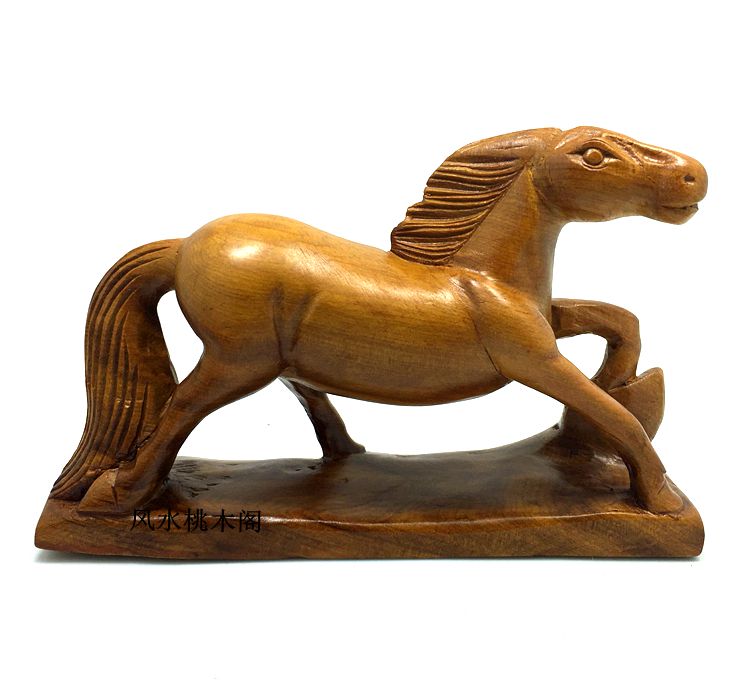 Peach Wood Artisanal Engraving Horse Pendulum Pieces Wood Carving Zodiac Horse Pendulum Pieces to Success