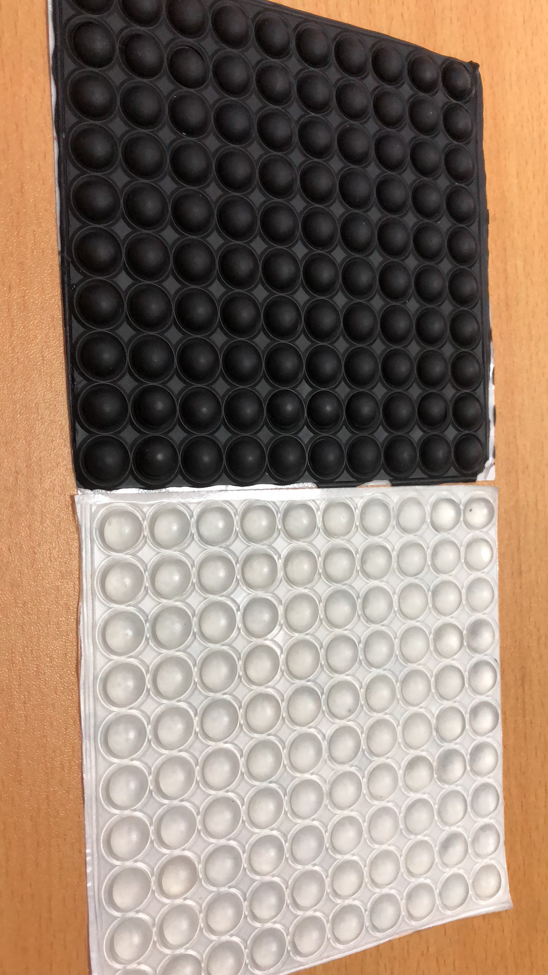 The anti-collision top cover protects the mute