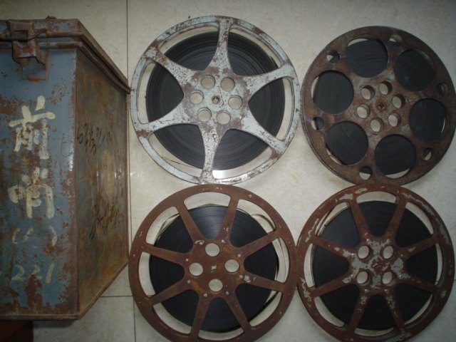 16 mm film film copy of the classic black and white story film outpost Liyalin Houjiff