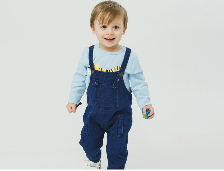 Baby denim bib mùa xuân và mùa thu chàng trai và cô gái trẻ em quần harem 0 trẻ em 3 quần 6 tháng Y3905