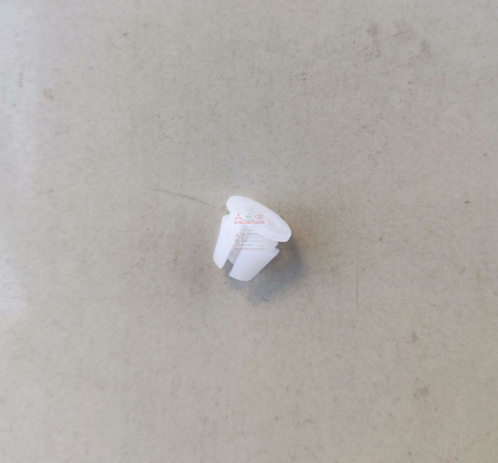 PAJEROV43V73V93V97 flying Tten tail light fixing clip flying with V73V93V97 tail light buckle