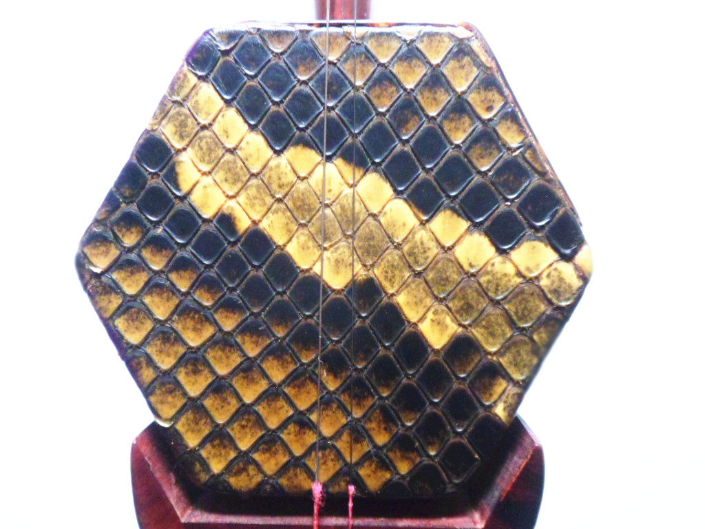 Erhu Suzhou Xiangyin National Musical Instrument Factory specializes in playing mahogany fine erhu accessories all over the country