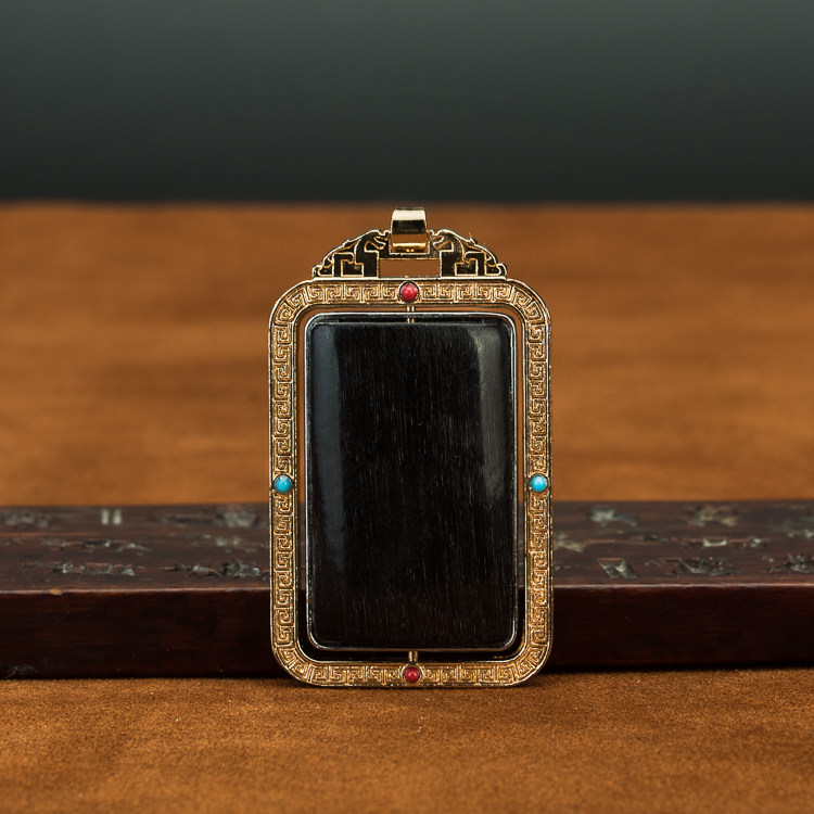 Hidden pyramid of jade culture Old material New pure silver gilded inlaid jewel to be able to be safely and safely without cards old Buddha plate pendant necklace