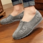 Thêu vải thoáng khí Bắc Kinh cũ giày nam vải phong cách Trung Quốc denim vải phẳng cổ điển thêu lười giày thoải mái nam giày thể thao trắng