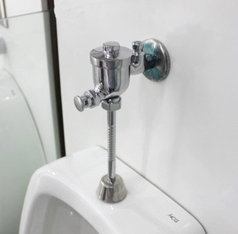 HCG and into the bathroom UF627N UF627C urinal bucket press the pressure delay flush valve on the water ingress urinal