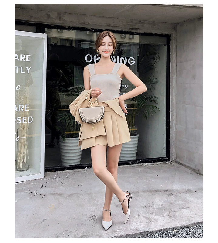 Giày sandal mũi nhọn nữ mùa hè 2019 mới châu Âu và Mỹ phẳng với giày đế bệt da báo Baotou - Sandal