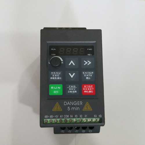 Frequency converter 0 2KW 4KW 0 0 75KW 75KW 1 5KW single-phase 220v-turn three-phase 220V motor speed regulator