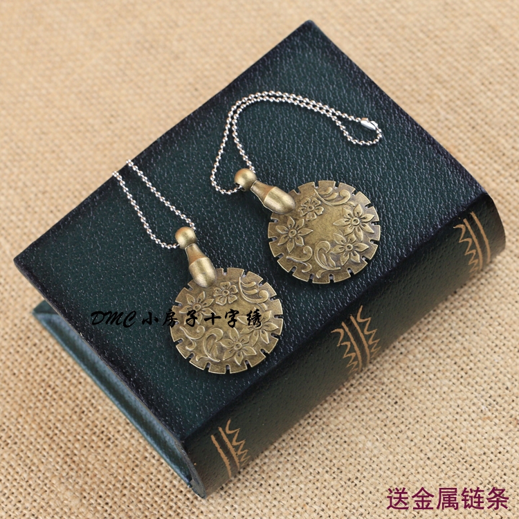 Cross stitch embroidery sewing patchwork tool Copper vintage secant tangent broken knife Pendant send chain